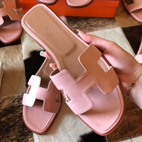 Hermes Oran Slide Sandals In Pink Swift Calfskin Replica HMSCFLKIL52