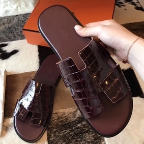 Fake Hermes Izmir Sandals In Bordeaux Shiny Niloticus Crocodile HMS25KIHV6J