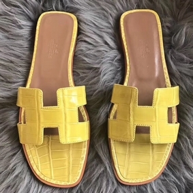 Imitation Hermes Oran Sandals In Yellow Shiny Niloticus Crocodile HMS8C71AT6V