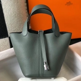 1:1 Replica Hermes Picotin Lock 18 Bag In Vert Amande Clemence Leather HMS99KHG334
