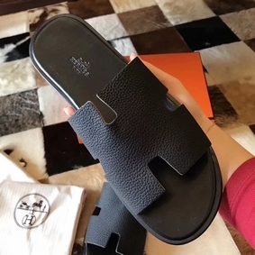 Hermes Izmir Sandals In Black Clemence Leather Replica HMSFI4P7N55