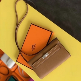 Hermes Kelly Classique To Go Wallet In Gold Epsom Calfskin 1:1 Replica HMSH9YDAM9Z