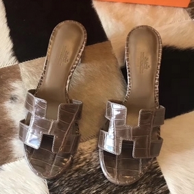 Hermes Oasis Sandals In Taupe Shiny Niloticus Crocodile Replica HMS5P07NTC1