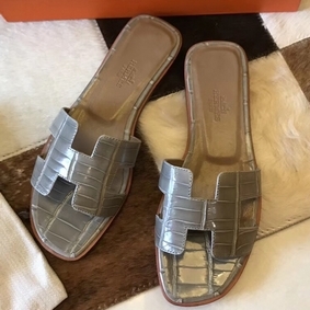 Hermes Oran Sandals In Grey Shiny Niloticus Crocodile Replica HMS67LJ0SSO