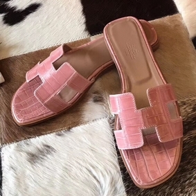 First-class Quality Hermes Oran Sandals In Pink Shiny Niloticus Crocodile HMS486PNIS5