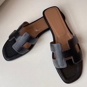 Hermes Oran Slide Sandals In Black Swift Calfskin 1:1 Replica HMSGCNB79I0