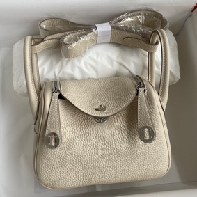 Imitation Hermes Mini Lindy Handmade Bag In Craie Clemence Leather HMS235UETRN