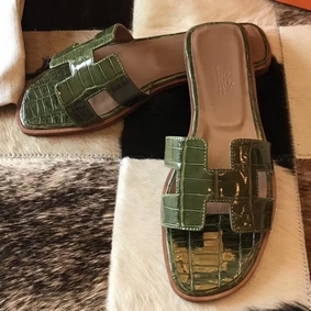 Hermes Oran Sandals In Olive Shiny Niloticus Crocodile 1:1 Replica HMSJK9276I5