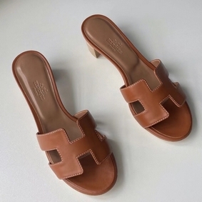 Hermes Oasis Sandals In Gold Swift Leather Top Replica HMSXS9GN09W