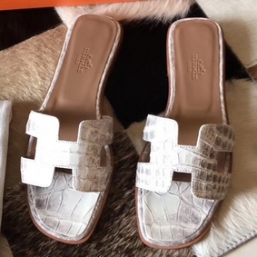 Top Replica Hermes Oran Sandals In Himalaya Matt Niloticus Crocodile HMSH9ZA25O7