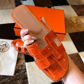 Hermes Oran Slide Sandals In Orange Shiny Niloticus Crocodile Skin Top Replica HMSY83UQ0OQ