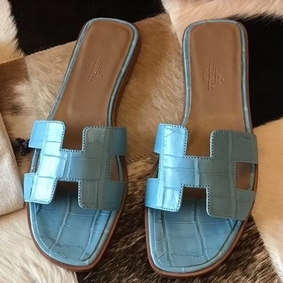 Fake Hermes Oran Sandals In Celeste Shiny Niloticus Crocodile HMSY7597128